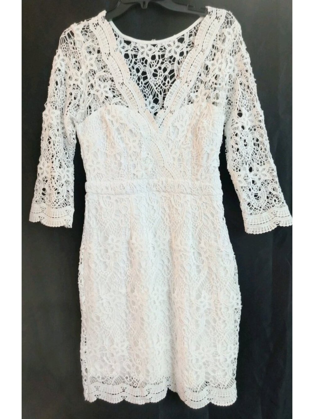 Lulus White Lace Pencil Dress Size Medium 3/4 Sleeve V-Neck Zip Side